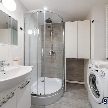 Stara Fabryka Apartment