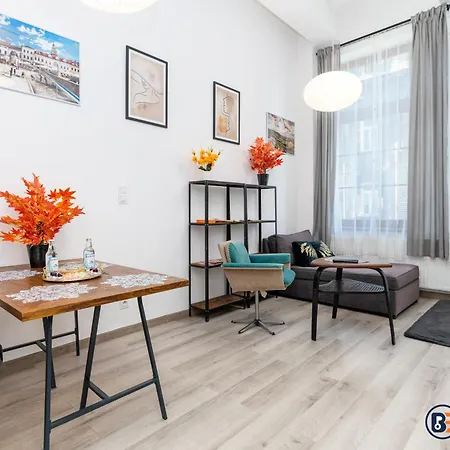 Stara Fabryka Apartment