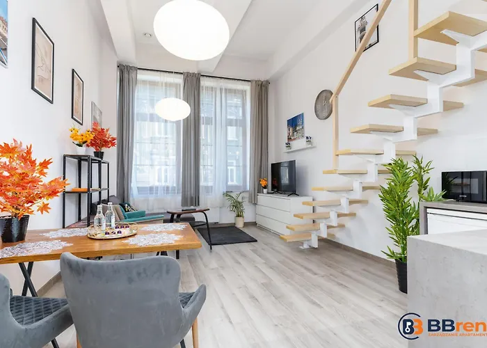 Stara Fabryka Apartment *